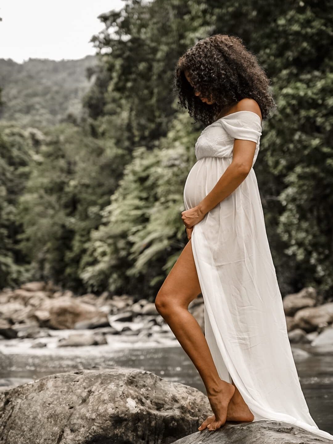 Simple boho white open front maternity dress with open front | Iowa City, Iowa Maternity Photographer | Rachel Louise Photography