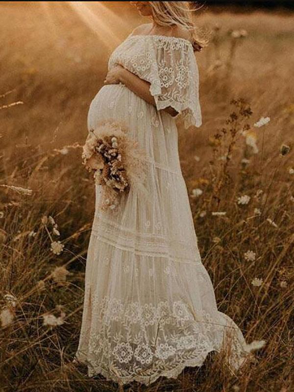 Vintage lace off-shoulder maternity dress | Iowa City, Iowa Maternity Photographer | Rachel Louise Photography