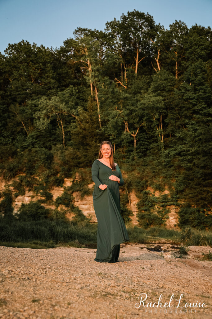 Maternity Photographer in Iowa City, Iowa | Family Photographer | Rachel Louise Photography LLC