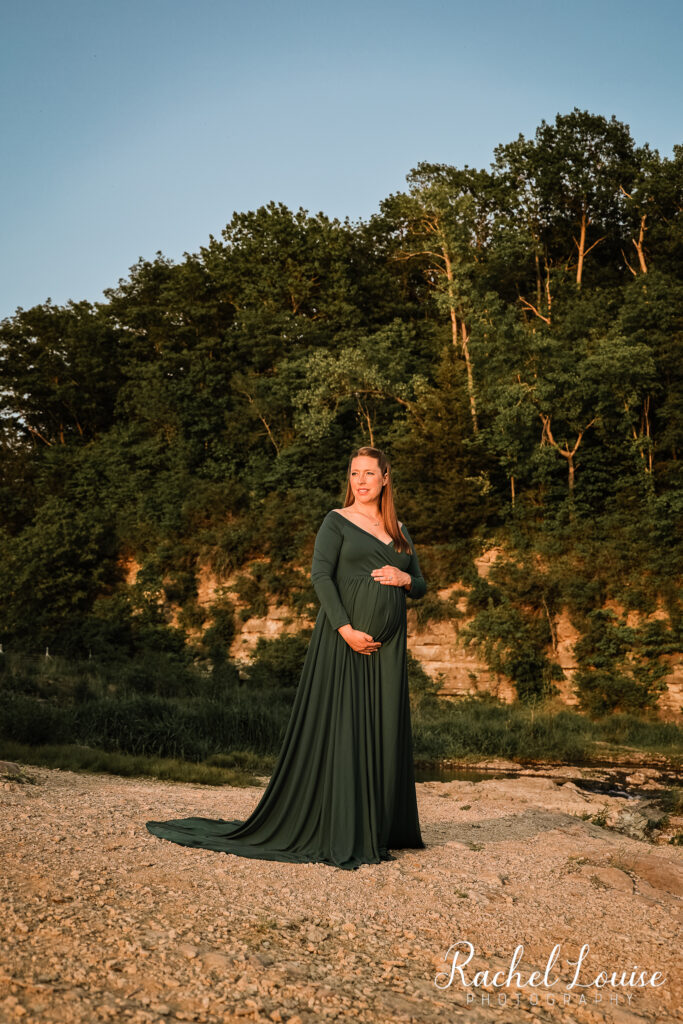 Maternity Photographer in Iowa City, Iowa | Family Photographer | Rachel Louise Photography LLC