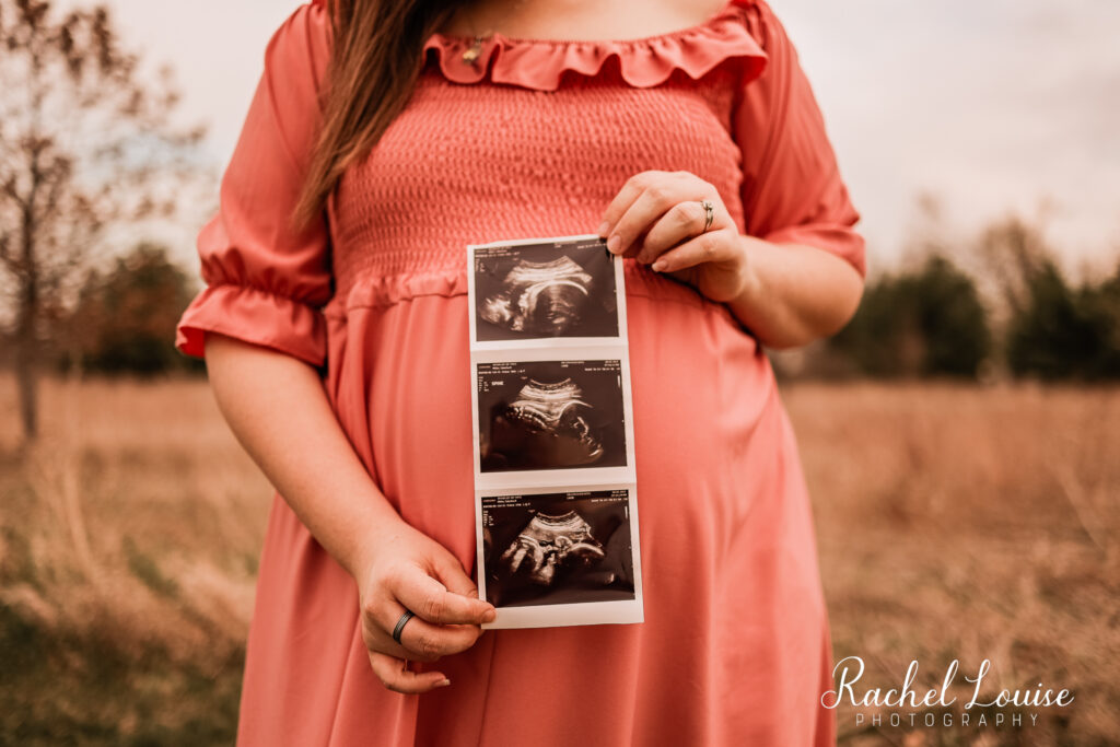 Marion, Iowa and Cedar Rapids, Iowa maternity photographer | Rachel Louise Photography by Rachel LeBeau