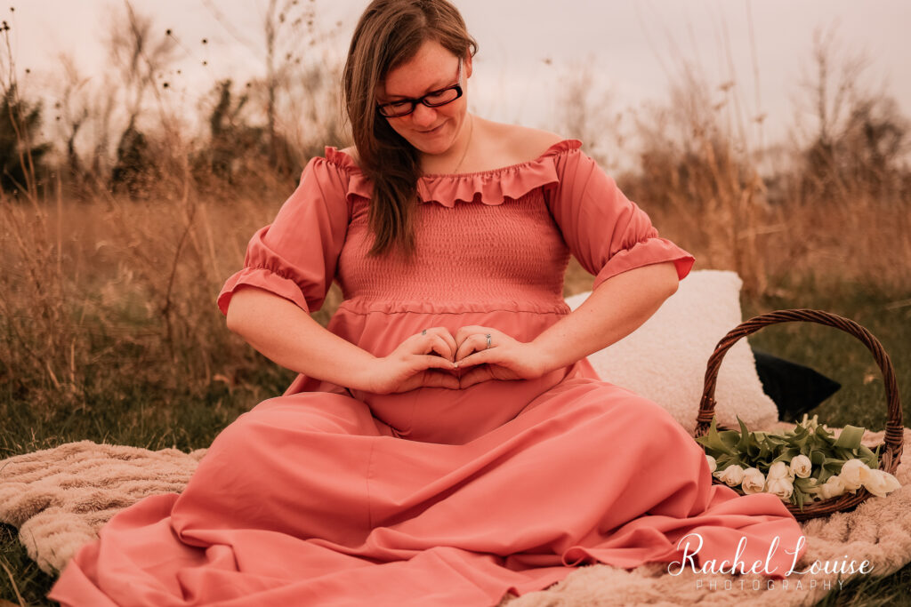 Marion, Iowa and Iowa City, Iowa maternity photographer | Rachel Louise Photography by Rachel LeBeau